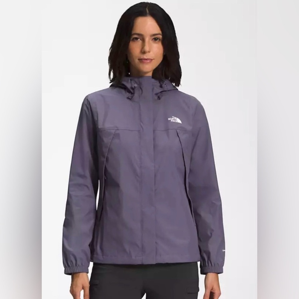 The North Face Venture Hyvent 2.5L Rain Jacket. Size S/P. Like New.